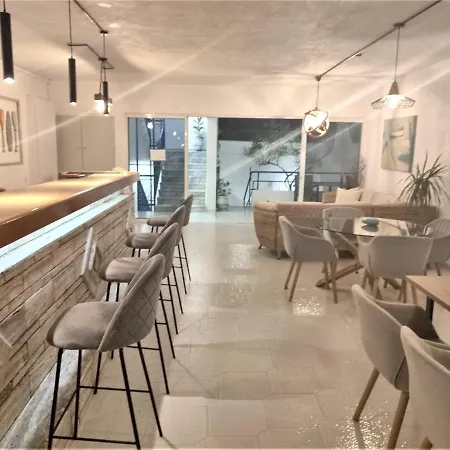 克里斯蒂安娜公寓酒店 根纳迪