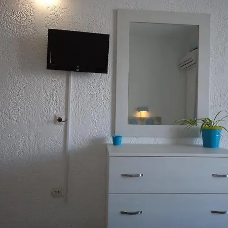 Aparthotel Christiana Gennadi